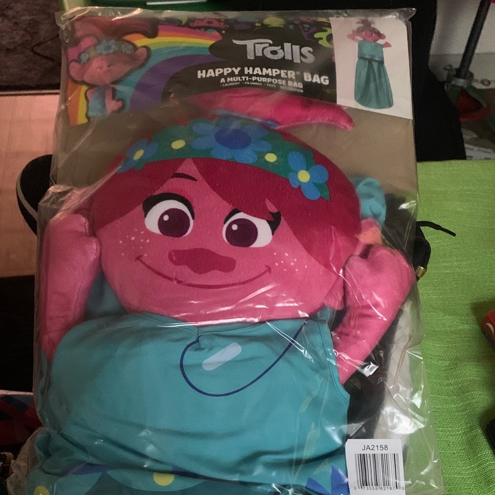 Trolls Happy Hamper Bag with Pink and Teal Design